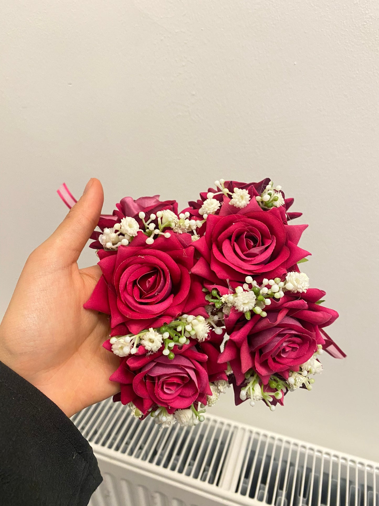 Hot pink artificial gajhre