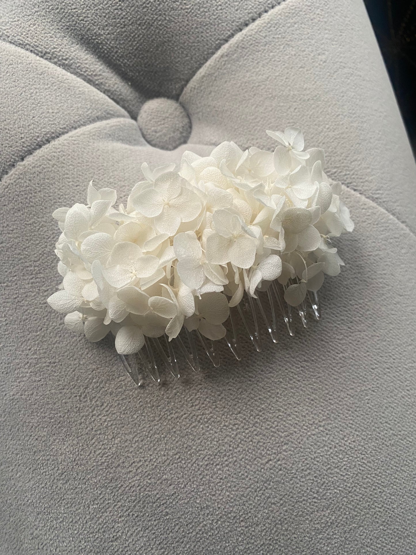 Hydrangea hair comb